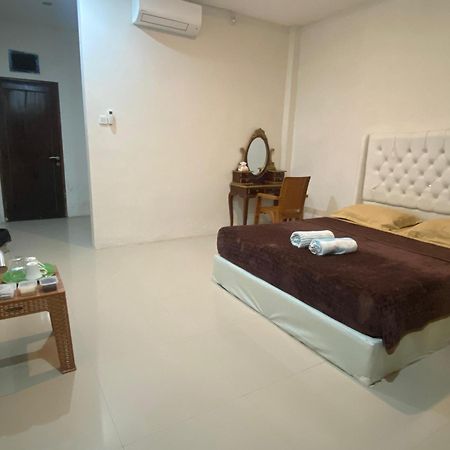 Wl Guesthouse Labuan Bajo Exterior foto